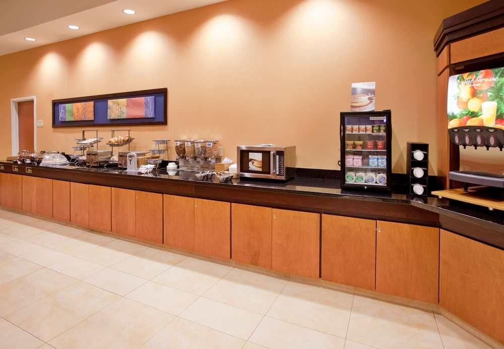 Fairfield Inn & Suites By Marriott Kearney Extérieur photo