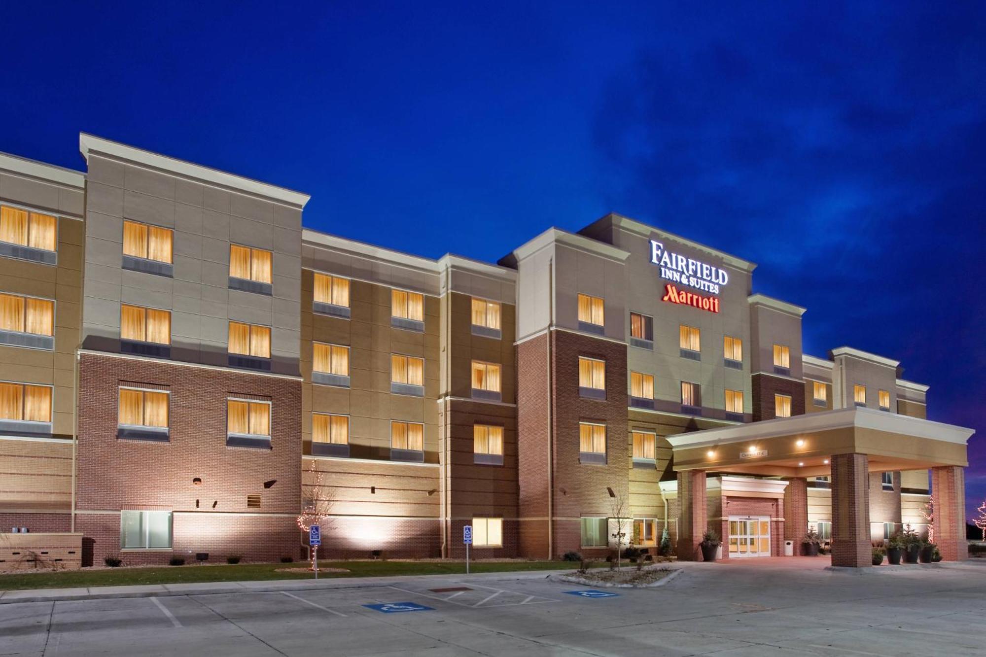 Fairfield Inn & Suites By Marriott Kearney Extérieur photo